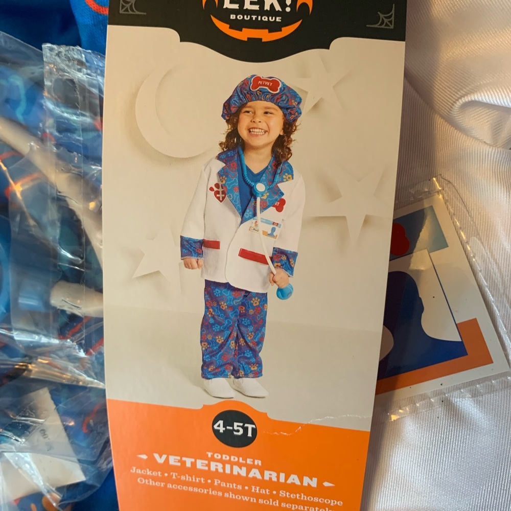 Veterinarian Halloween costume NWT Toddler